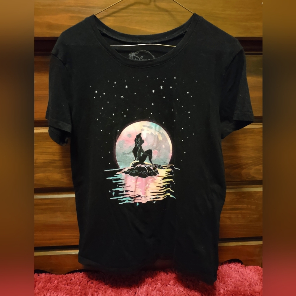 Disney T Shirt Womens Sz L The Little Mermaid Black Short Sleeve Graphic Ariel.